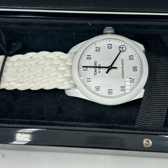 Men's Tom Ford ocean plastic 40 mm quartz watch made in Switzerland - Picture 6 of 11